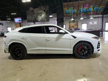  Salvage Lamborghini Urus